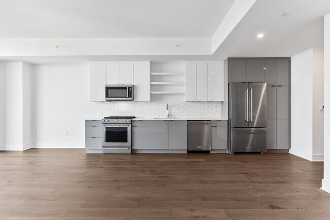 Building Photo - Studio Apartment in West Midtown!