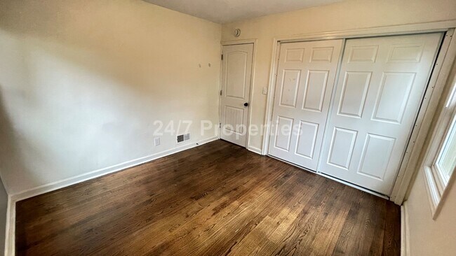 Building Photo - 2024-5815MF