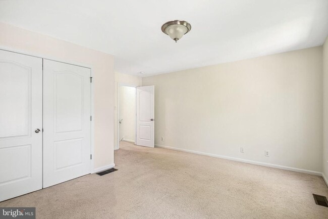 Building Photo - 396 Delmar St