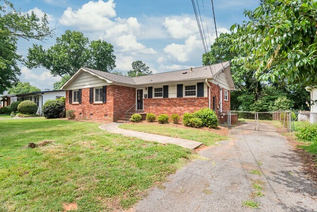Building Photo - 3 Bedroom Home in South Charlotte