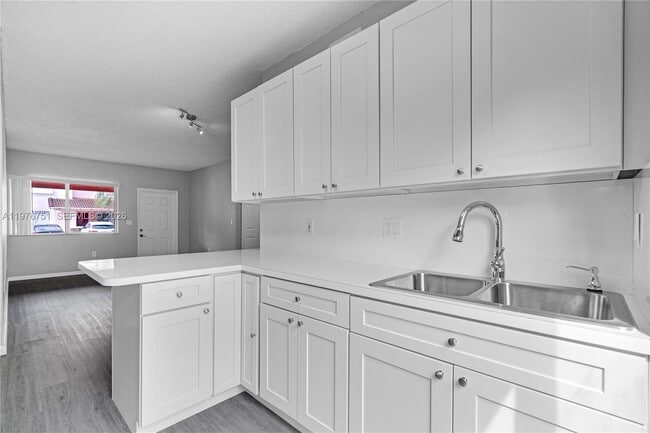 Building Photo - 8021 Lake Dr