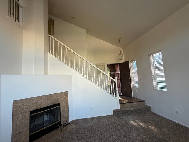 Building Photo - Brentwood Community- Centrally Located- 3 ...