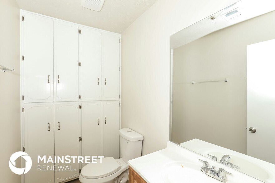 Building Photo - 2845 Woodhollow Ln