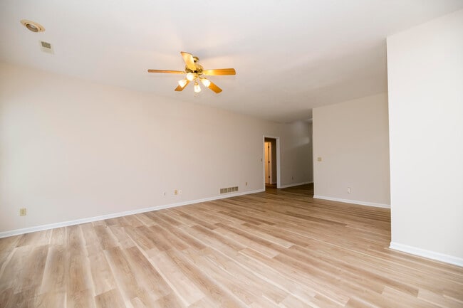 Building Photo - 3617 Augusta Dr
