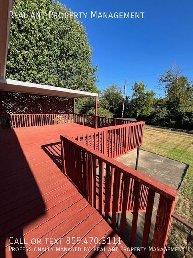 Building Photo - 501 Hickory Hill Dr