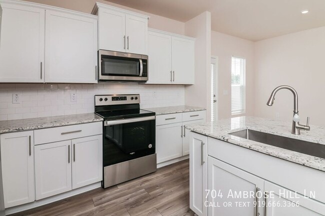 Building Photo - 704 Ambrose Hl Ln