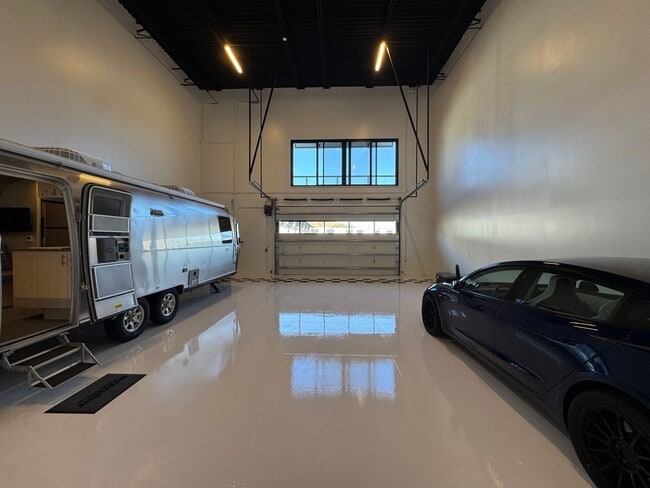 Building Photo - 6500 Motor Enclave Wy