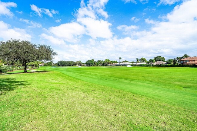 Building Photo - 114 Palm Point Cir