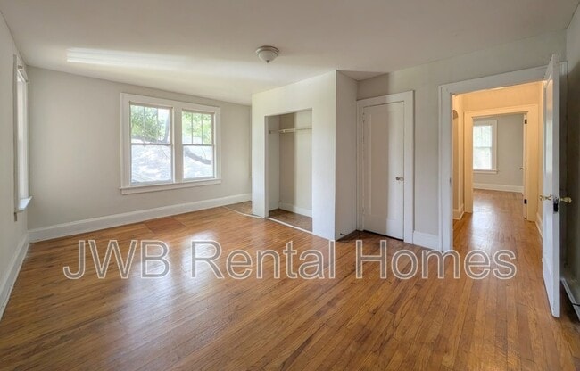 Building Photo - 2248 Dellwood Ave