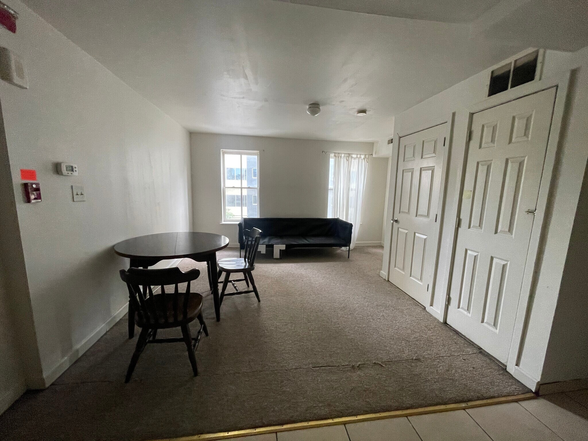 LIVING ROOM - 1507 Spring Garden St