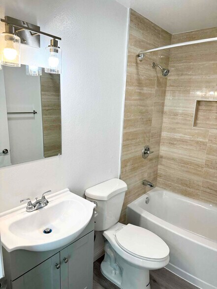 Building Photo - 149 N Commonwealth Ave