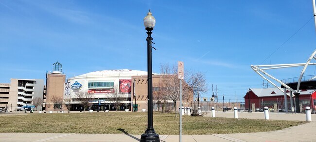 Building Photo - 405 Glendale Ave