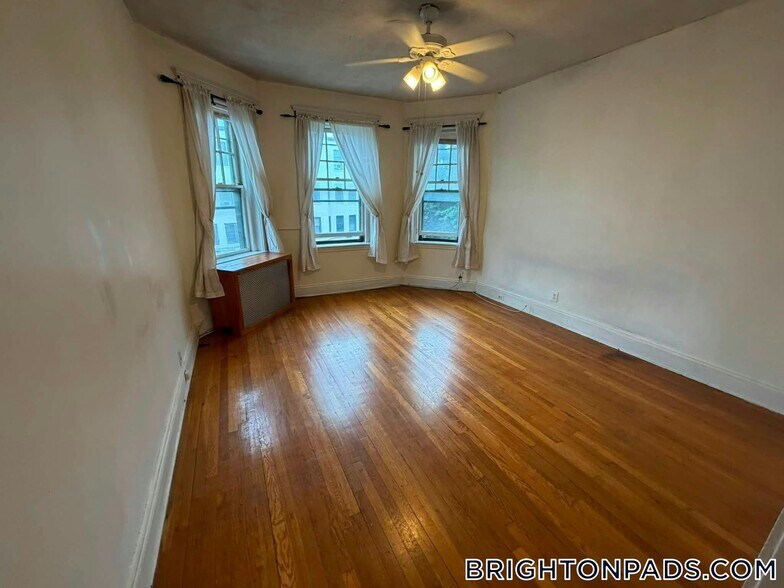 Building Photo - 313 Allston St