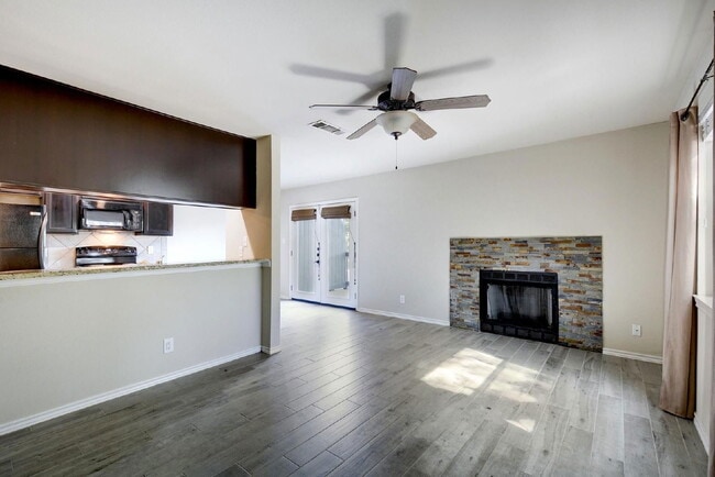 Building Photo - 6700 Cooper Ln