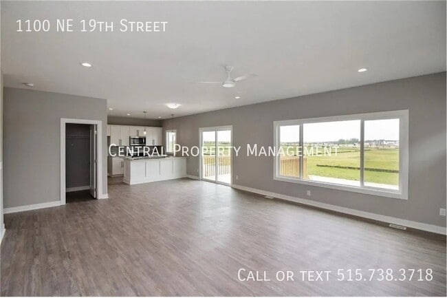 Building Photo - 1100 NE 19th St