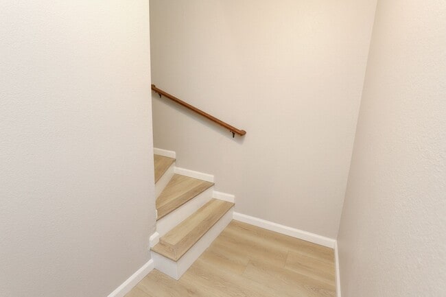 Building Photo - Sunny Potrero Hill 3BR / 1BA Townhome | Private Yard | YouTube Tour