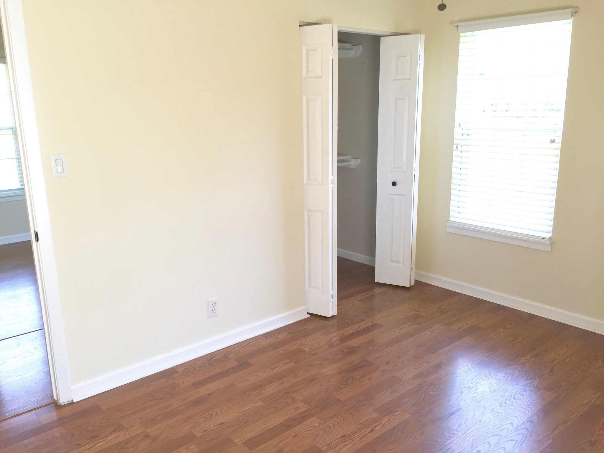 Building Photo - 1405 Green Forest Dr