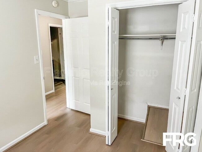 Building Photo - 2700 Thackery Rd