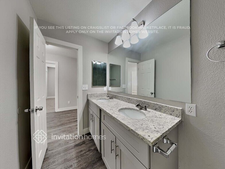 Building Photo - 720 Ancestra Dr