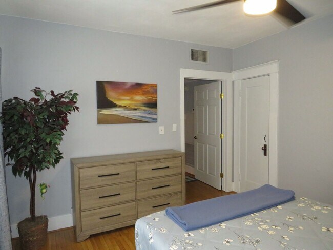 Building Photo - Furnished 2-Bedroom Home in the Historic Feldman Neighborhood – Central/University Area