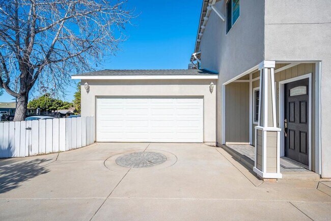 Building Photo - ***Gorgeous 5 bedroom, 3 bath Home in Imperial Beach