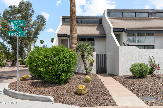 Building Photo - 7302 E Rancho Vista Dr