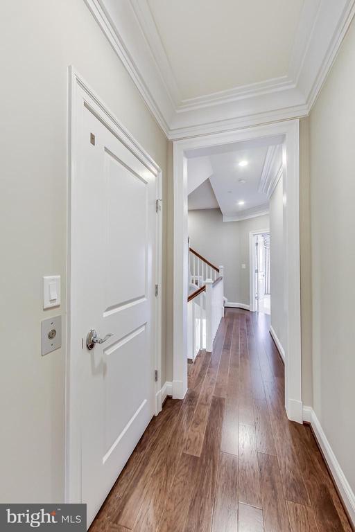 Building Photo - 10821 Symphony Park Dr