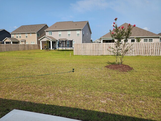 Building Photo - 1015 Course Ln