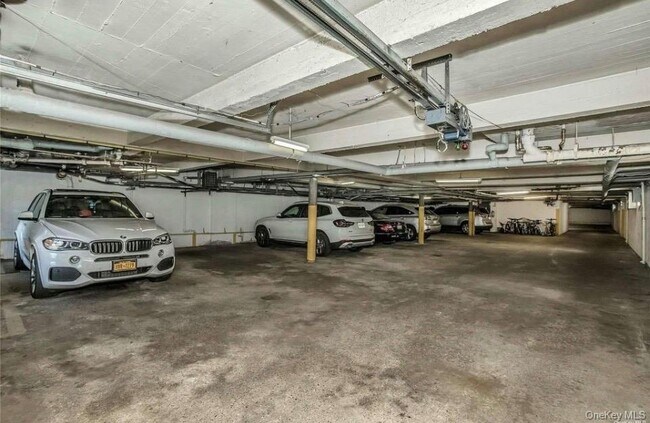 Building Photo - 14-16-16 Stoner Ave