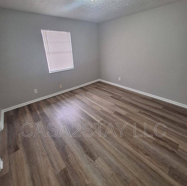 Building Photo - 678 Knox Blvd