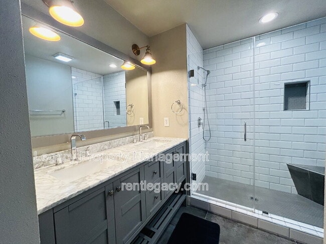 Building Photo - 134 Hartnell Pl