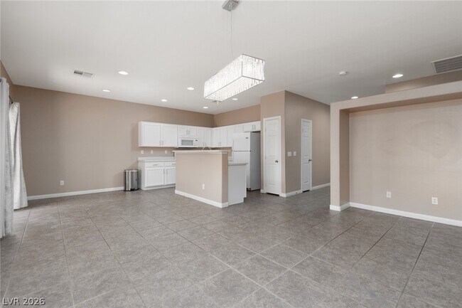 Building Photo - 5432 N Roaring Surf Dr