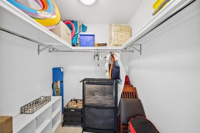 Building Photo - 3020 NE 32nd Ave