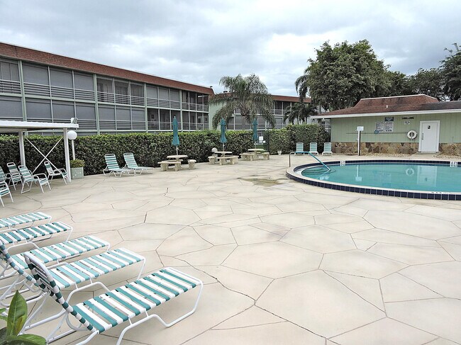 Building Photo - 3000 Springdale Blvd