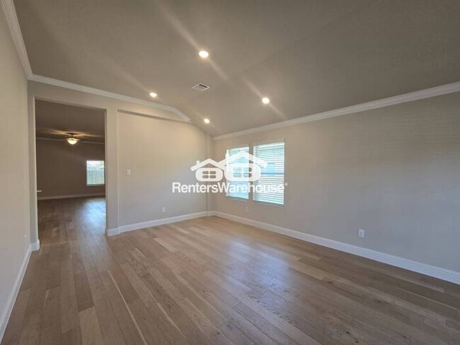 Building Photo - FOR RENT - MOVE IN READY - 4BEDS 2BATHS - ...