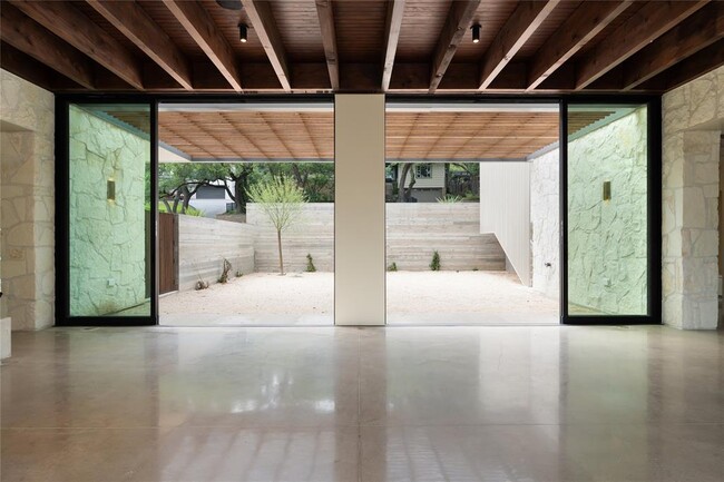Building Photo - 4705 Balcones Dr