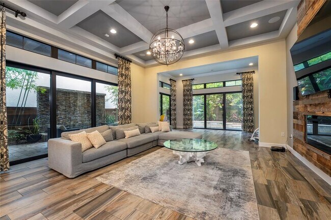 Building Photo - 8376 Via Vittoria Way