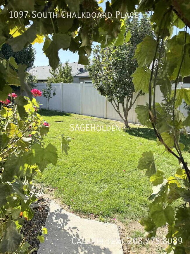 Building Photo - 1097 S Chalkboard Pl