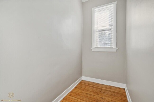 Building Photo - 1500 48th Ct