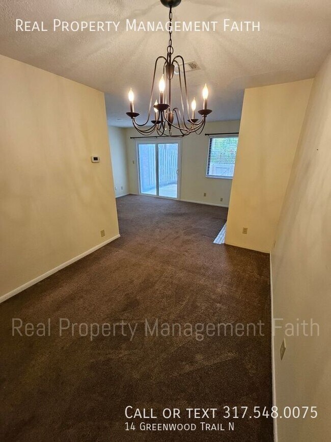 Building Photo - 14 Greenwood Trail N Dr