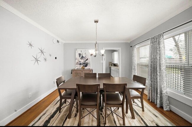 Building Photo - 1633 Castle Ct