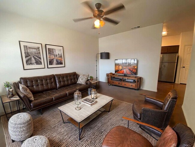 Building Photo - 504 Karey Dr