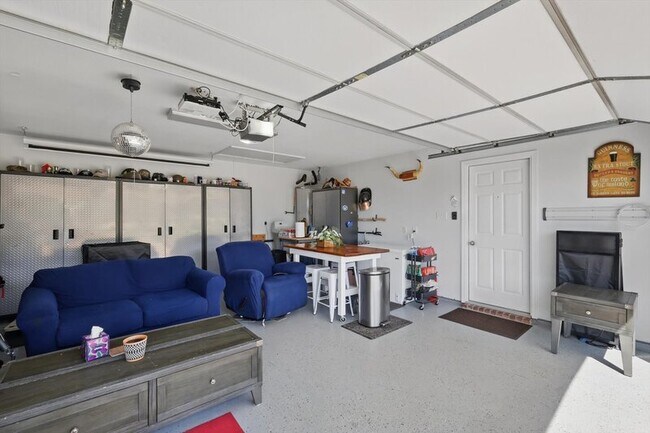 Building Photo - 108 Shumard Dr