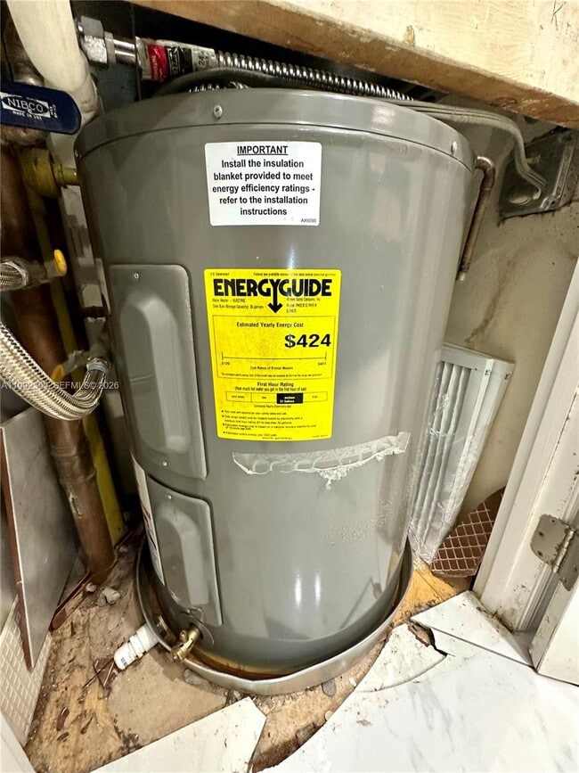 Building Photo - 1904 S Ocean Dr