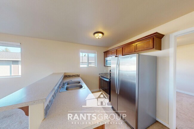 Building Photo - 1 Bedroom ADA unit in the heart of Yelm!