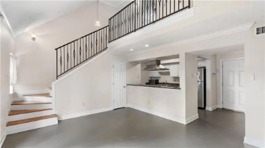 Building Photo - 350 Atalin St