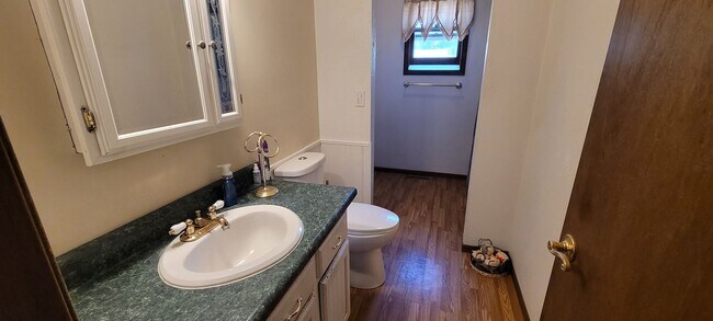 Building Photo - Partially Furnished 3 Bedroom House