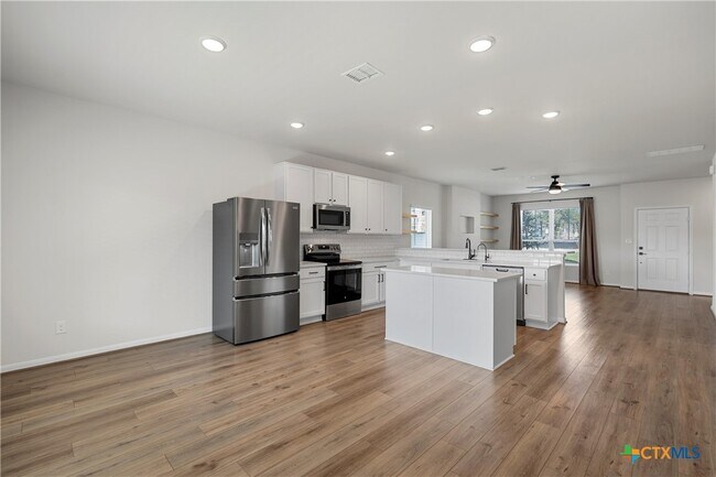 Building Photo - 209 Villars Dr