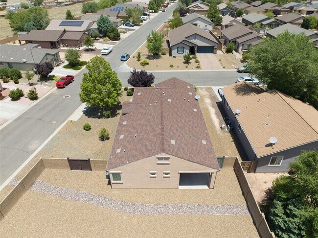 Building Photo - 3 bedrooms plus a den, 2 bath home in Brig...