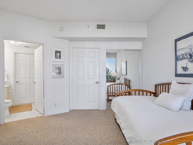 Building Photo - 3200 N Ocean Blvd